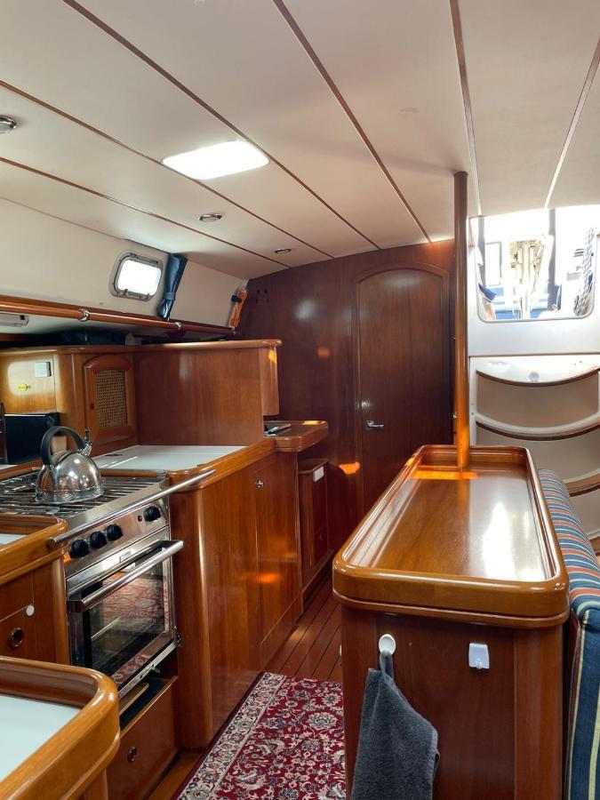 Beautiful And Comfortable Sailboat With Secure Parking Available Otel Barselona Dış mekan fotoğraf