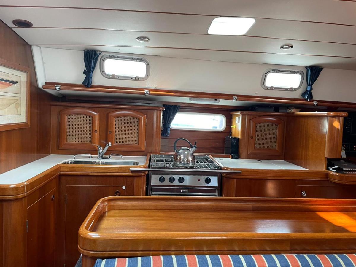 Beautiful And Comfortable Sailboat With Secure Parking Available Otel Barselona Dış mekan fotoğraf