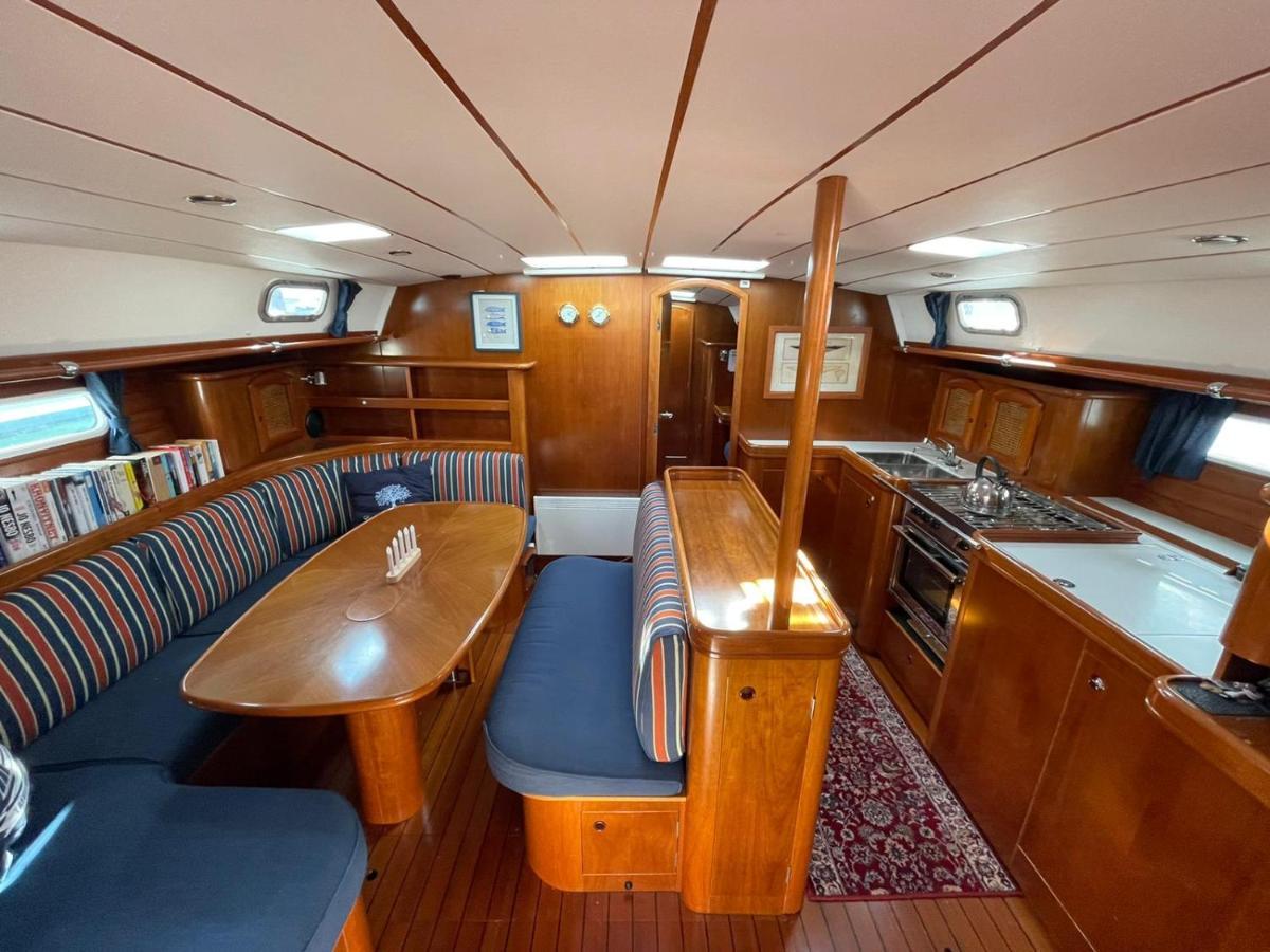 Beautiful And Comfortable Sailboat With Secure Parking Available Otel Barselona Dış mekan fotoğraf